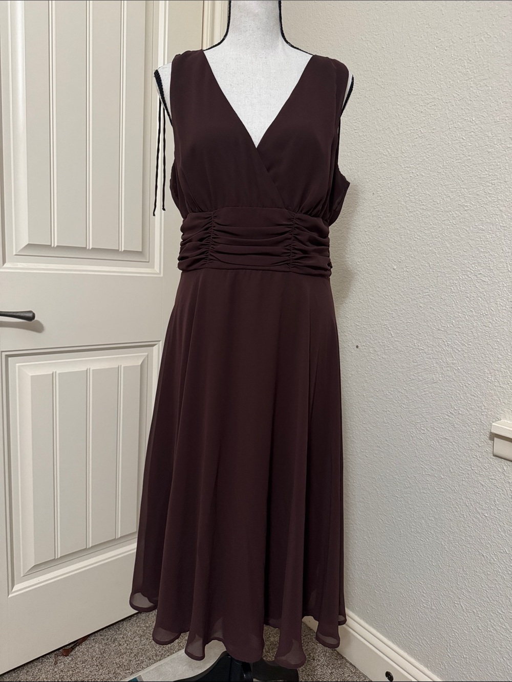 Ruched Waist V-Neck Midi Dress in Deep Burgundy